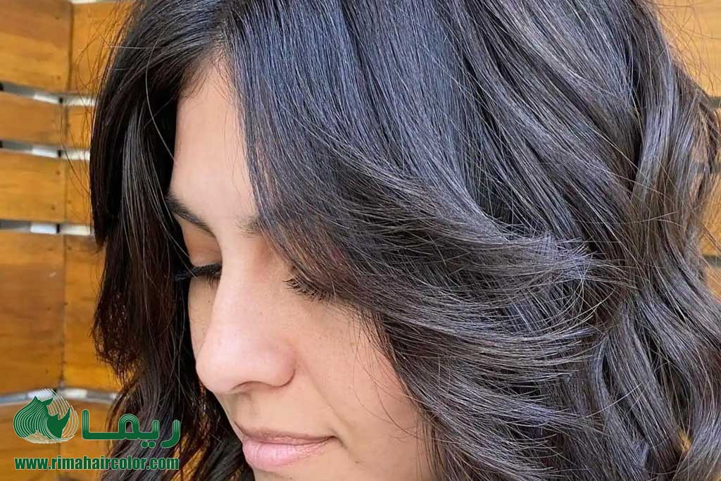 You are currently viewing روش‌های حجم‌دهی به موهای نازک و کم‌پشت؛ از متدهای آرایشی تا مراقبت‌های خانگی